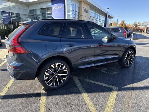 2026 Volvo XC60 B5 Ultra