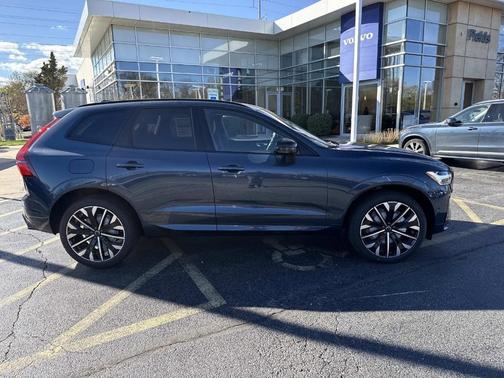 2026 Volvo XC60 B5 Ultra