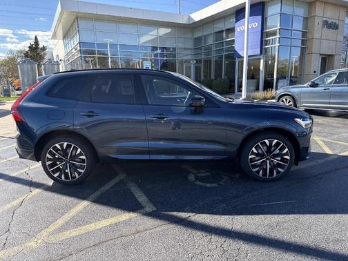 2026 Volvo XC60 B5 Ultra