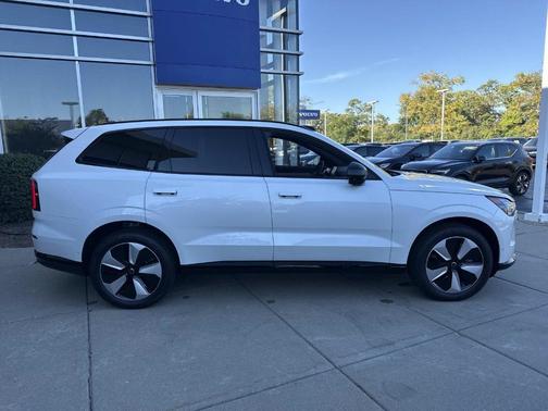 2025 Volvo EX90 Twin Motor Performance Plus