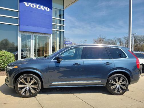 2023 Volvo XC90 B6 Ultimate 7-Seater