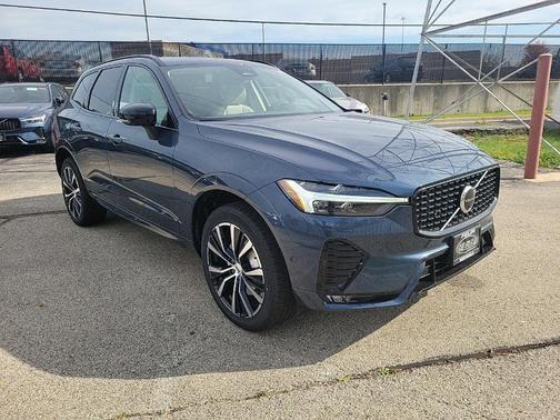 2025 Volvo XC60 B5 Plus