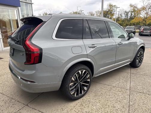 2026 Volvo XC90 B6 Ultra 7-Seater