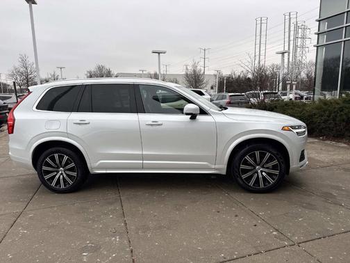 2023 Volvo XC90 B5 Core