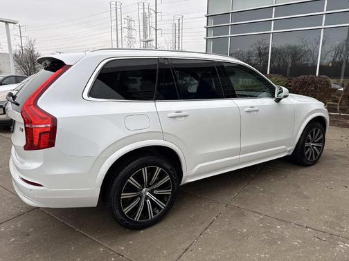 2023 Volvo XC90 B5 Core