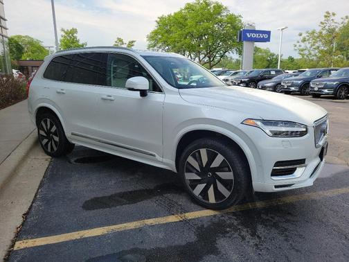 2023 Volvo XC90 Recharge Plug-In Hybrid T8 Ultimate Bright Theme 7-Seater