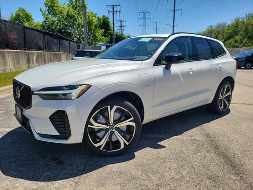 2025 Volvo XC60 Plug-In Hybrid T8 Ultra