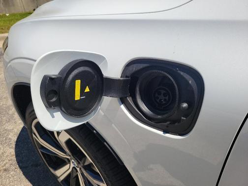 2025 Volvo XC60 Plug-In Hybrid T8 Ultra