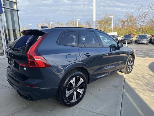2023 Volvo XC60 Recharge Plug-In Hybrid T8 Plus Dark Theme