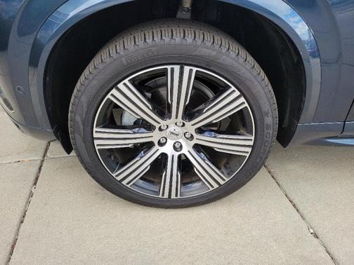 2024 Volvo XC90 B6 Ultimate Bright Theme 7-Seater
