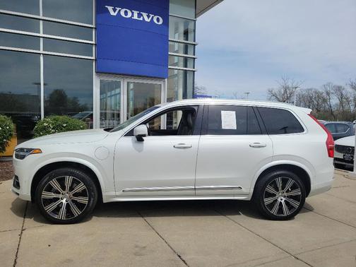2022 Volvo XC90 Recharge Plug-In Hybrid T8 Inscription 7 Passenger