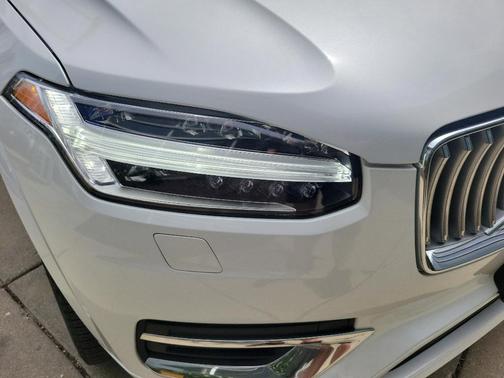 2022 Volvo XC90 Recharge Plug-In Hybrid T8 Inscription 7 Passenger