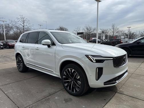 2026 Volvo XC90 B5 Plus 7-Seater