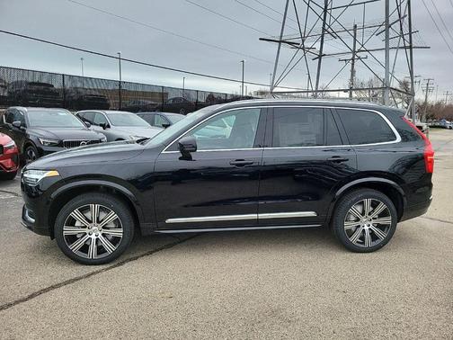 2025 Volvo XC90 B6 Plus 7-Seater