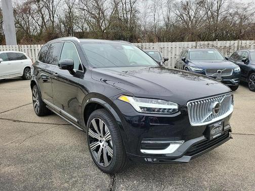 2025 Volvo XC90 B6 Plus 7-Seater