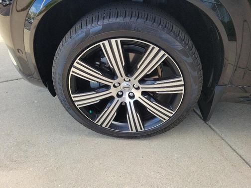 2022 Volvo XC90 T6 Inscription 7 Passenger