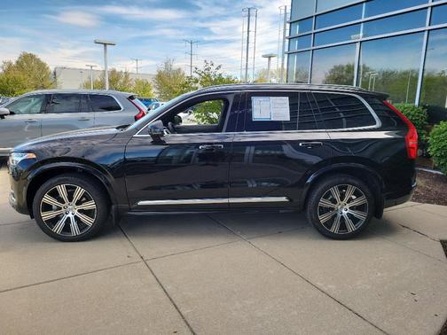 2022 Volvo XC90 T6 Inscription 7 Passenger