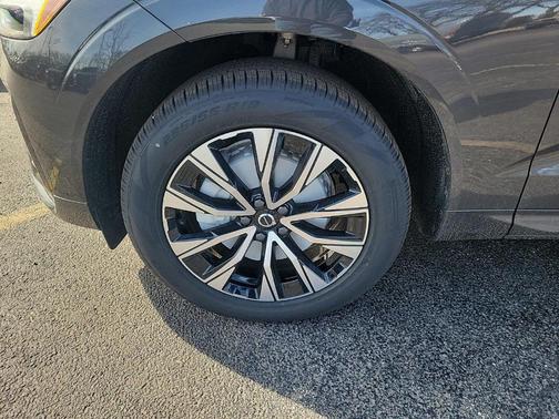2025 Volvo XC60 B5 Core