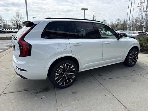 Crystal White 2026 Volvo XC90 Plug-In Hybrid T8 Ultra Dark Theme 7-Seater