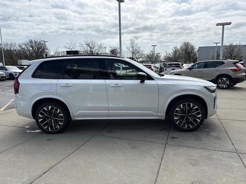 Crystal White 2026 Volvo XC90 Plug-In Hybrid T8 Ultra Dark Theme 7-Seater
