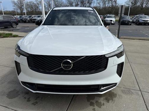 Crystal White 2026 Volvo XC90 Plug-In Hybrid T8 Ultra Dark Theme 7-Seater