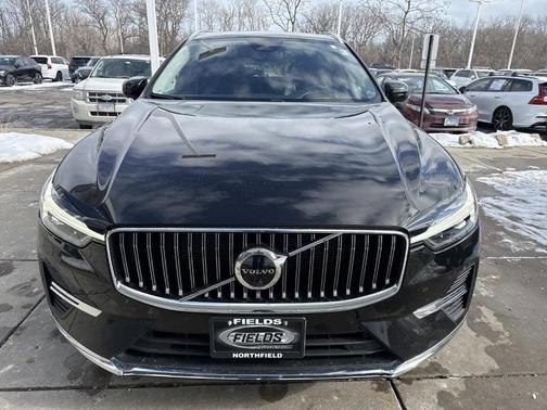 2023 Volvo XC60 B5 Ultimate Bright Theme