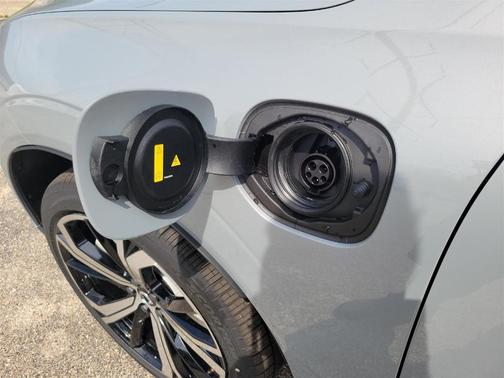 2025 Volvo XC60 Plug-In Hybrid T8 Ultra