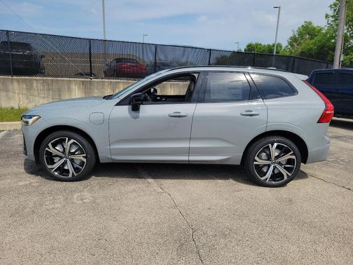 2025 Volvo XC60 Plug-In Hybrid T8 Ultra