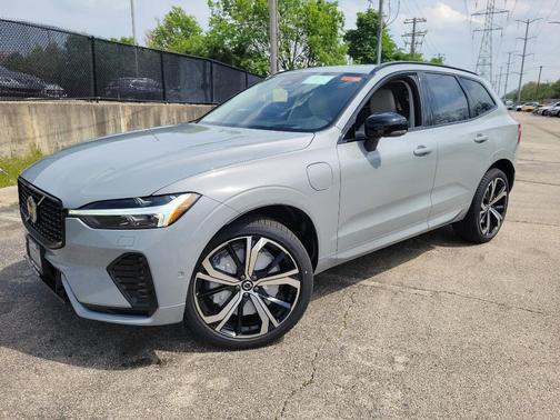 2025 Volvo XC60 Plug-In Hybrid T8 Ultra