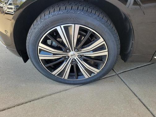 2022 Volvo XC60 B5 Inscription