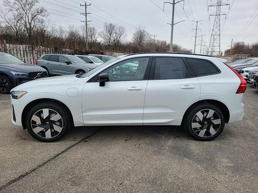2025 Volvo XC60 Plug-In Hybrid T8 Plus