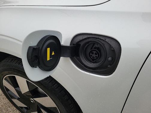 2025 Volvo XC60 Plug-In Hybrid T8 Plus