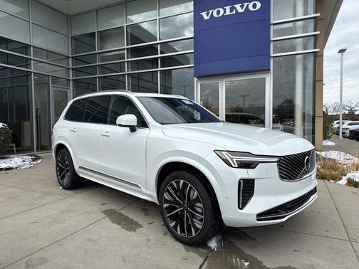 2026 Volvo XC90 B6 Plus 7-Seater