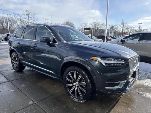 2024 Volvo XC90 B6 Plus Bright Theme 7-Seater