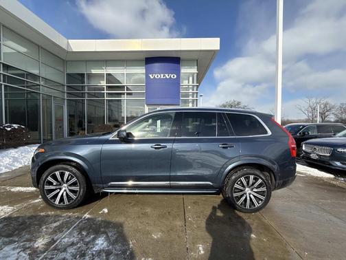 2024 Volvo XC90 B6 Plus Bright Theme 7-Seater