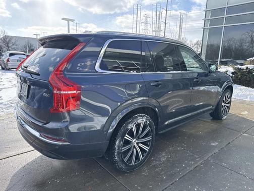 2024 Volvo XC90 B6 Plus Bright Theme 7-Seater