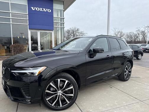 2023 Volvo XC60 B5 Plus Dark Theme