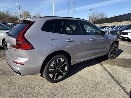2026 Volvo XC60 B5 Plus