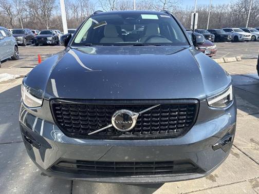 2026 Volvo XC40 B5 Ultra