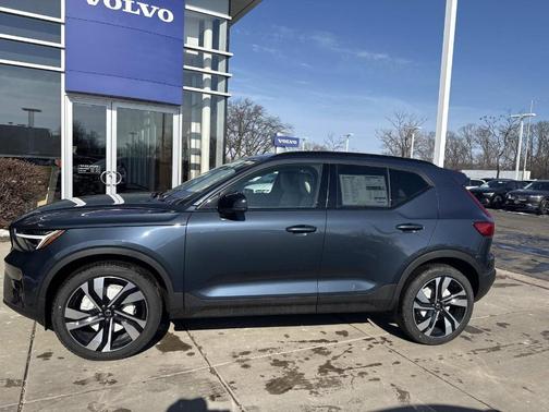 2026 Volvo XC40 B5 Ultra