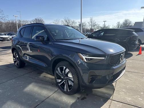 2026 Volvo XC40 B5 Ultra