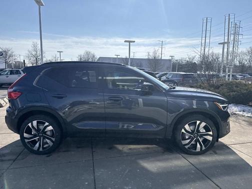 2026 Volvo XC40 B5 Ultra