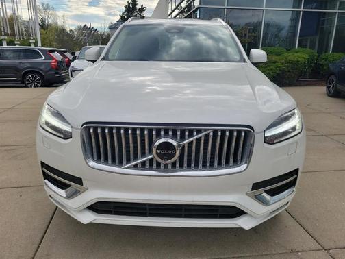 2025 Volvo XC90 Plug-In Hybrid T8 Ultra 6-Seater