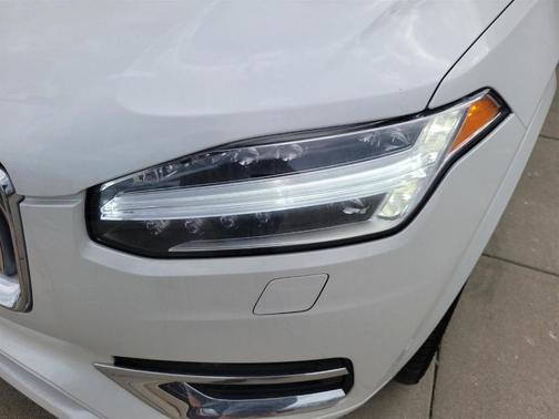 2025 Volvo XC90 Plug-In Hybrid T8 Ultra 6-Seater