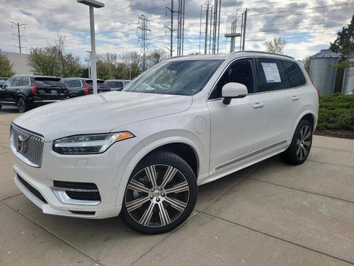 2025 Volvo XC90 Plug-In Hybrid T8 Ultra 6-Seater