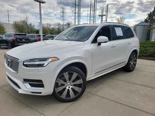 2025 Volvo XC90 Plug-In Hybrid T8 Ultra 6-Seater
