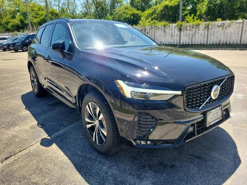 2025 Volvo XC60 B5 Core