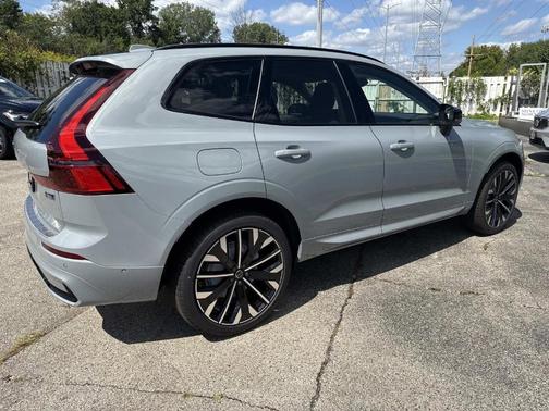 2026 Volvo XC60 B5 Ultra