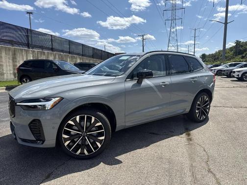 2026 Volvo XC60 B5 Ultra