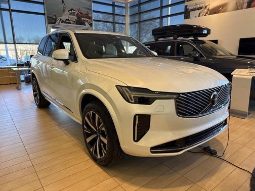 2026 Volvo XC90 B5 Core